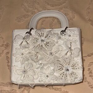 Elegant White Floral Handbag